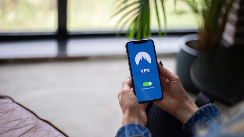 免费代理的主要类型：HTTP、HTTPS、SOC 配图